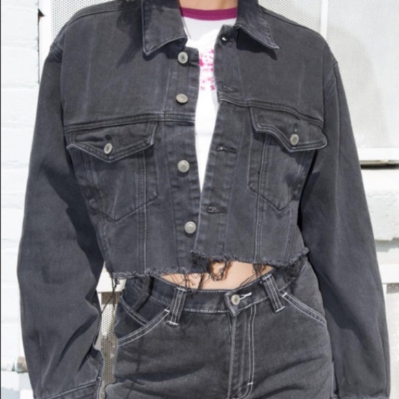 Brandy Melville Cropped Black Denim 
